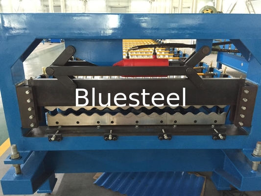 380V/50HZ/3Phased Roof Panel Roll Forming Machine for Products 製品用 屋根パネルをロール形にする機械